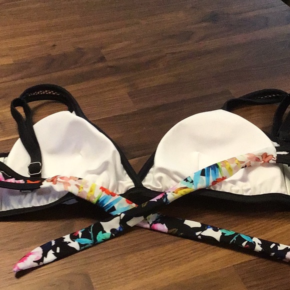 Venus DD swim top - Picture 4 of 4